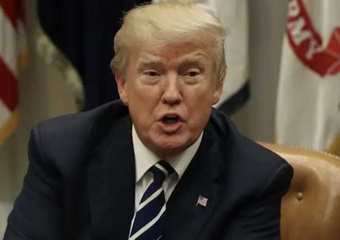 Трамп сьогодні зустрінеться з чиновниками, щоб розглянути припинення допомоги Україні