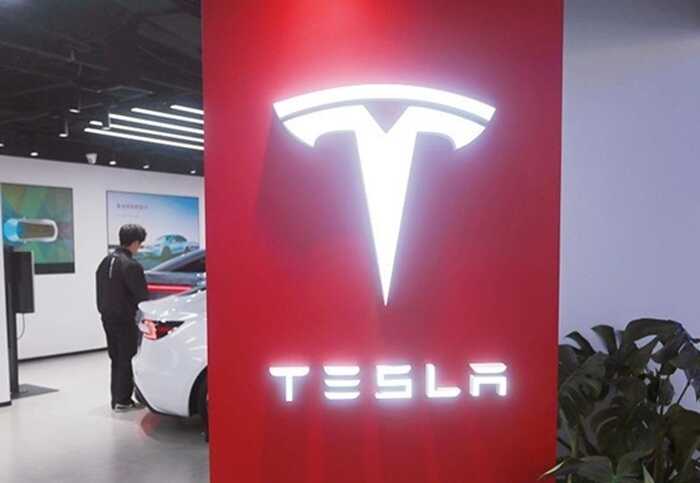 Продажі Tesla у Франції обвалились на 67%