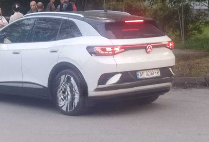 У Дніпрі водійка на BMW у стані сп’яніння ледь не збила дітей: очевидці намагалися вчинити самосуд