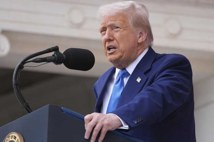 Трамп заявив, що стримував Путіна від завдання ударів у відповідь по Україні