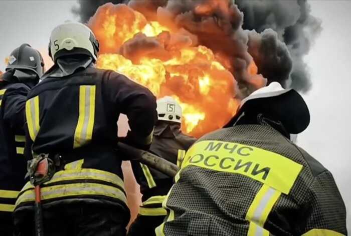 В РФ заявили про атаку безпілотників та пожежі
