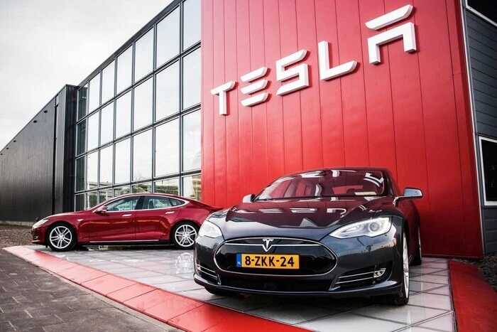 Акції Tesla різко впали після оголошення Маска про створення власної партії