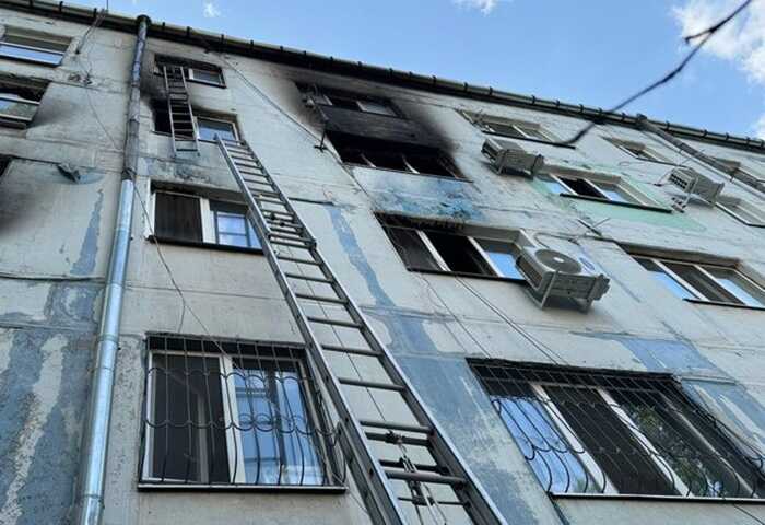 У Запоріжжі горів житловий будинок: восьмеро отримали травми
