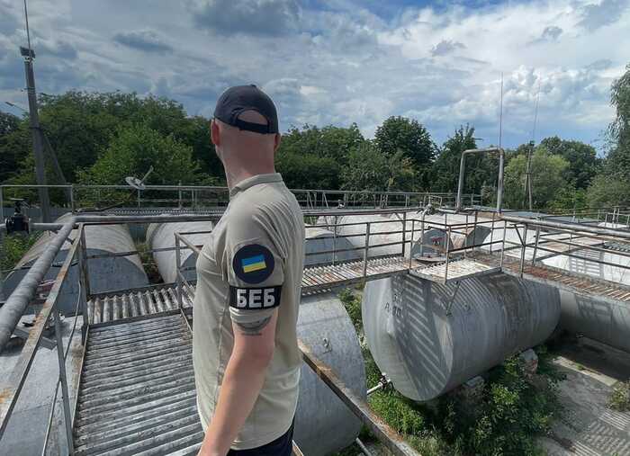 Вилучили 18 мільйонів гривень та 150 тонн пального: БЕБ знайшло нелегальну нафтобазу на Київщині