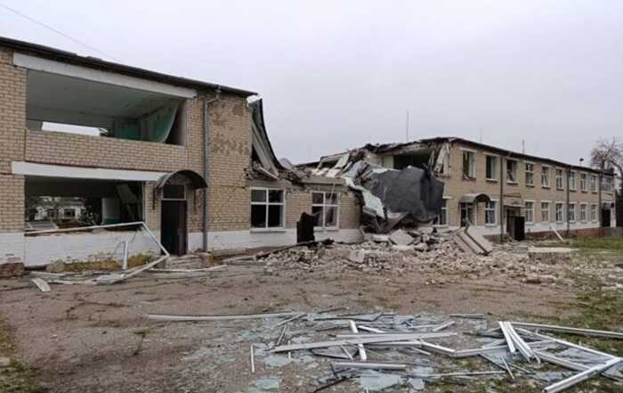 Окупанти вдарили по дитячому інтернату у Харківській області
