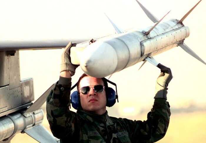 Міноборони США замовили велику партію ракет AMRAAM для України та союзників