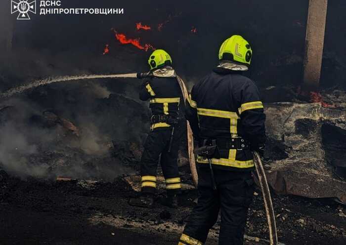 У Кривому Розі сталася пожежа в пекарні: є жертви