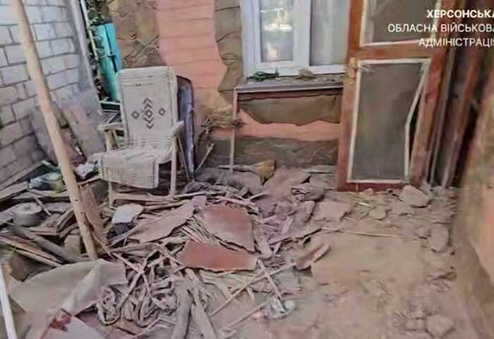Армія РФ завдала артилерійського обстрілу по Херсону, є постраждалий