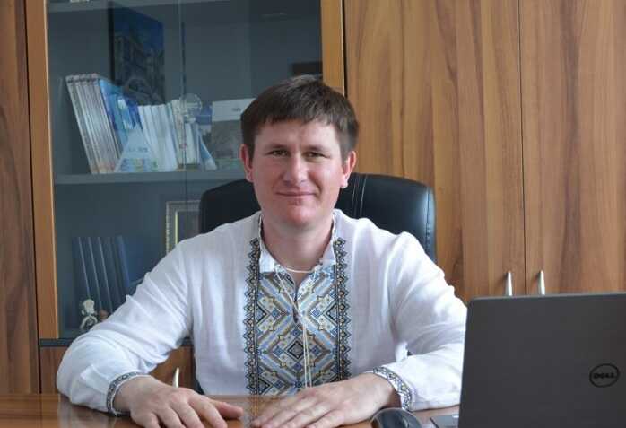 Викритий на організації схеми з розкрадання коштів при закупівлі директор КП Погорілий має 267 тисяч доларів готівкою