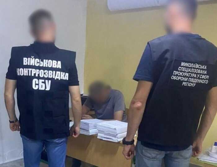 Фіктивні бойові: ексначальника логістики судитимуть за виплату 430 тисяч гривень підлеглому